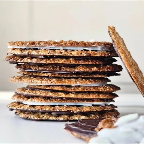 🚨 Si aman las galletas caseras tanto como nosotr@s, no pueden perderse las de @amapasteleria.cl 😍.